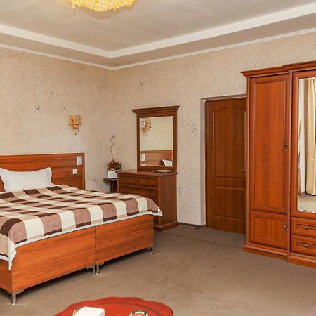 Ajour Hotel Alma-Ata Buitenkant foto