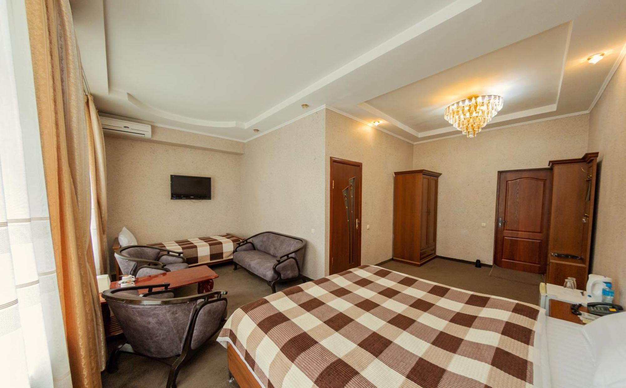 Ajour Hotel Alma-Ata Buitenkant foto