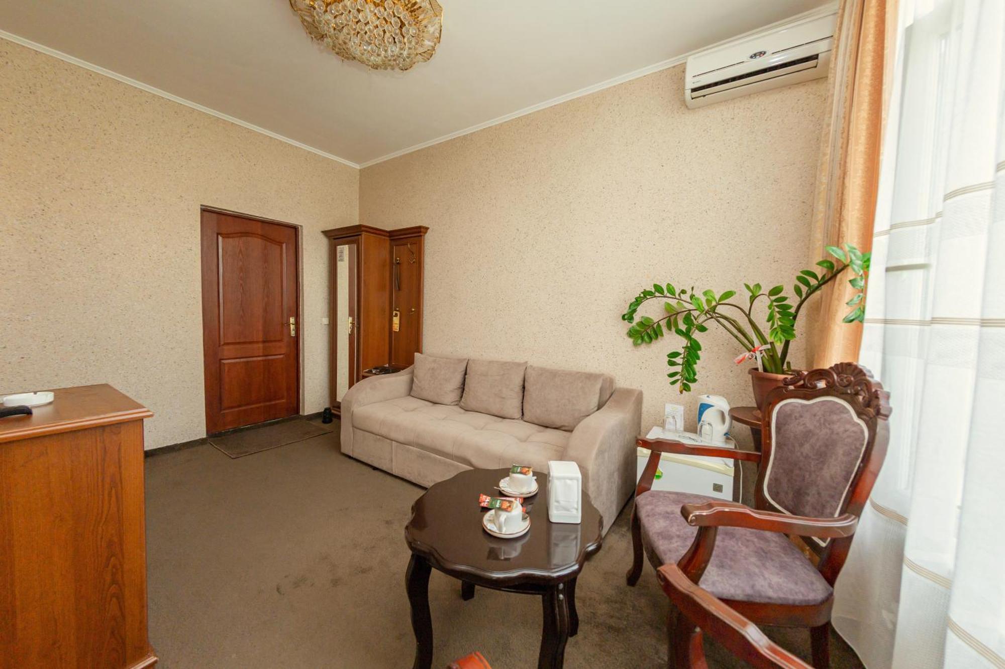 Ajour Hotel Alma-Ata Buitenkant foto