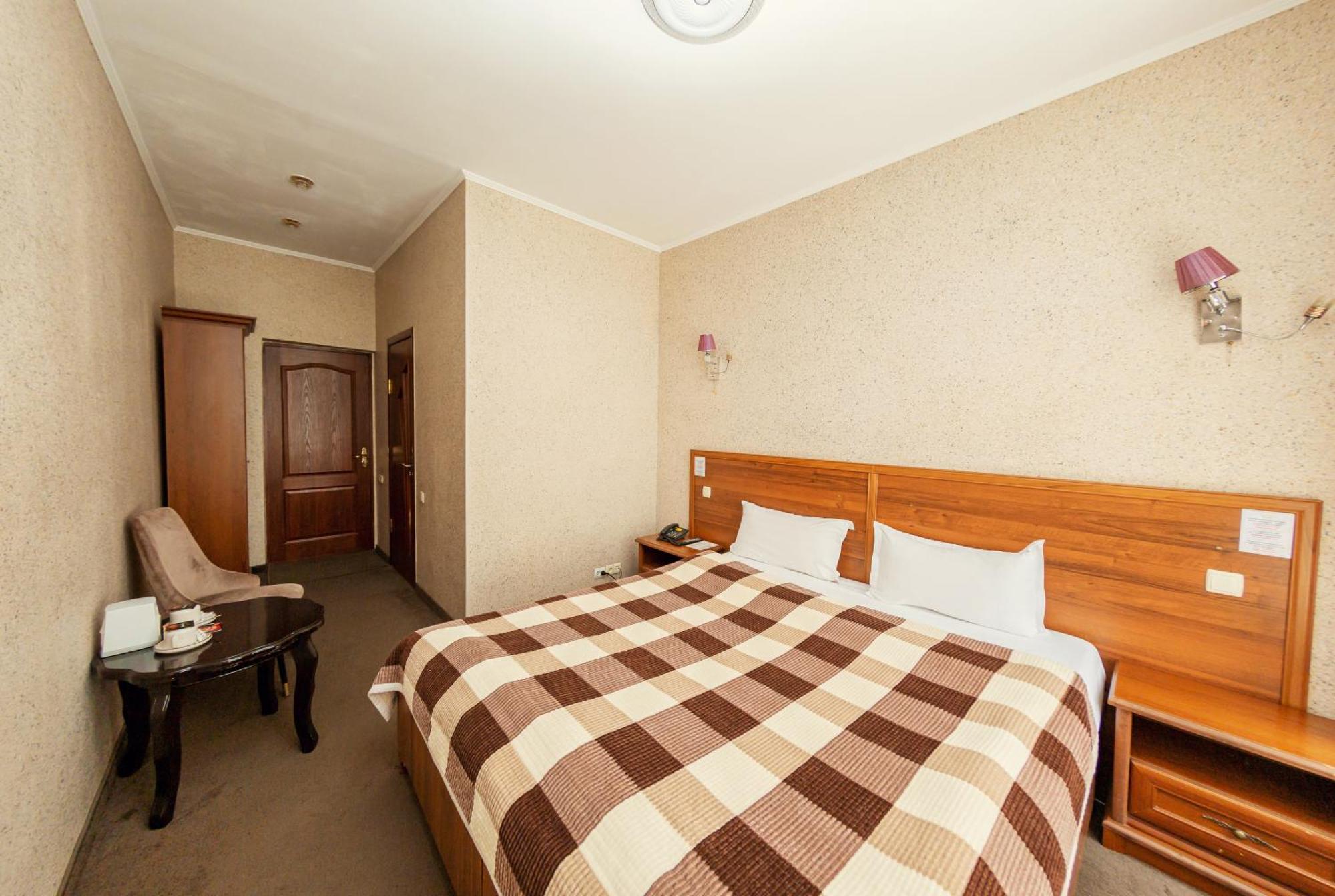 Ajour Hotel Alma-Ata Buitenkant foto
