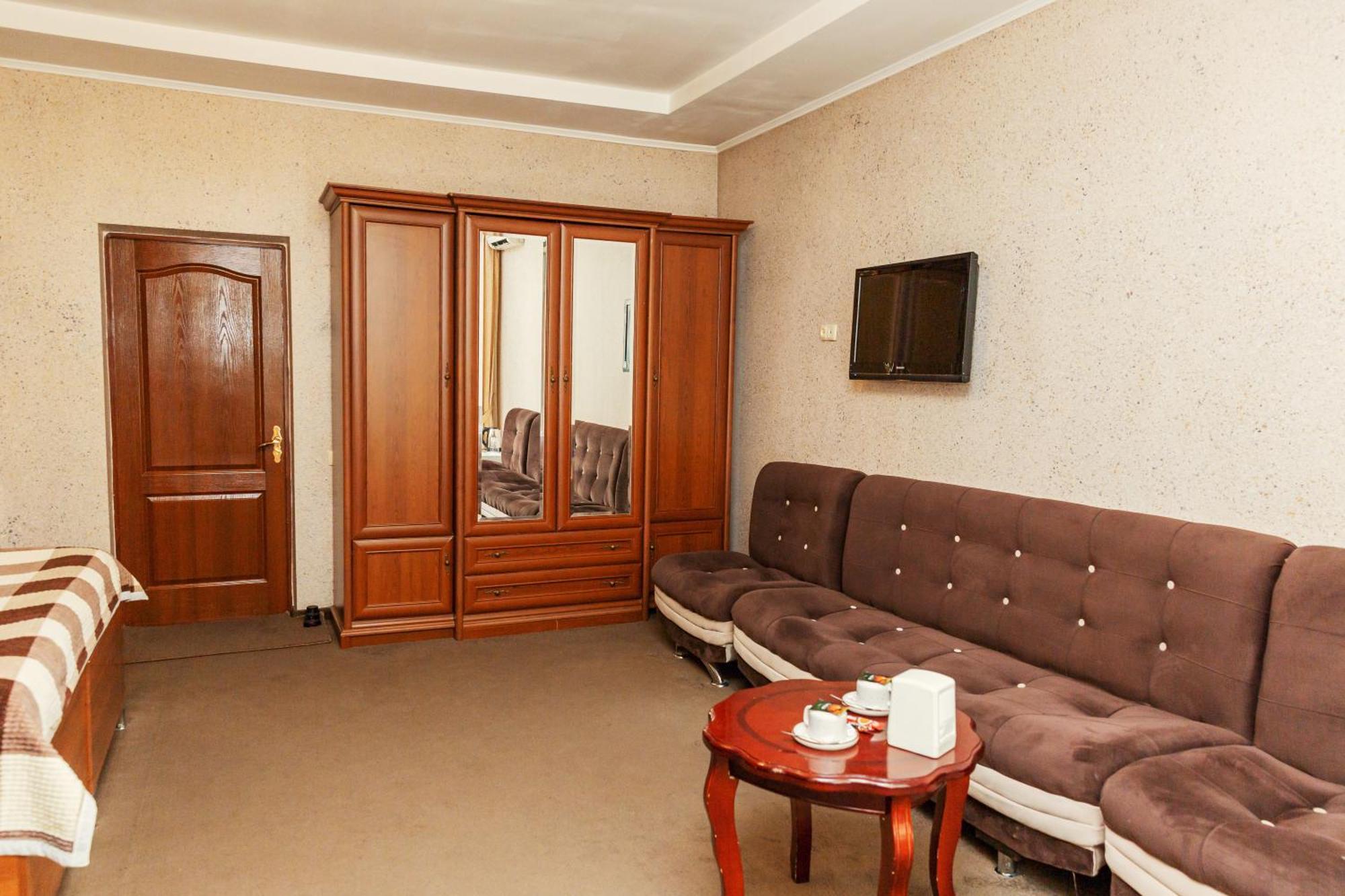 Ajour Hotel Alma-Ata Buitenkant foto