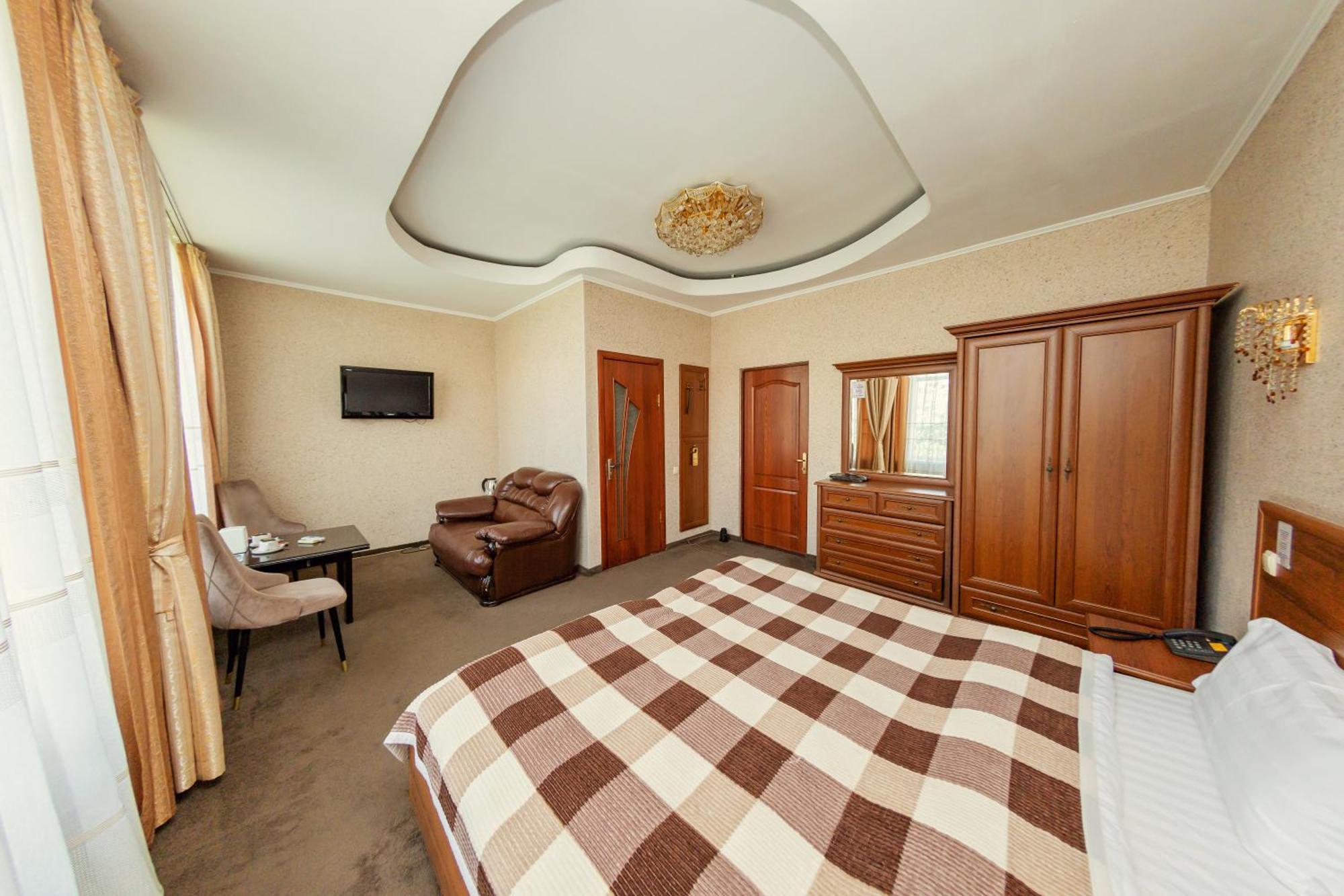 Ajour Hotel Alma-Ata Buitenkant foto