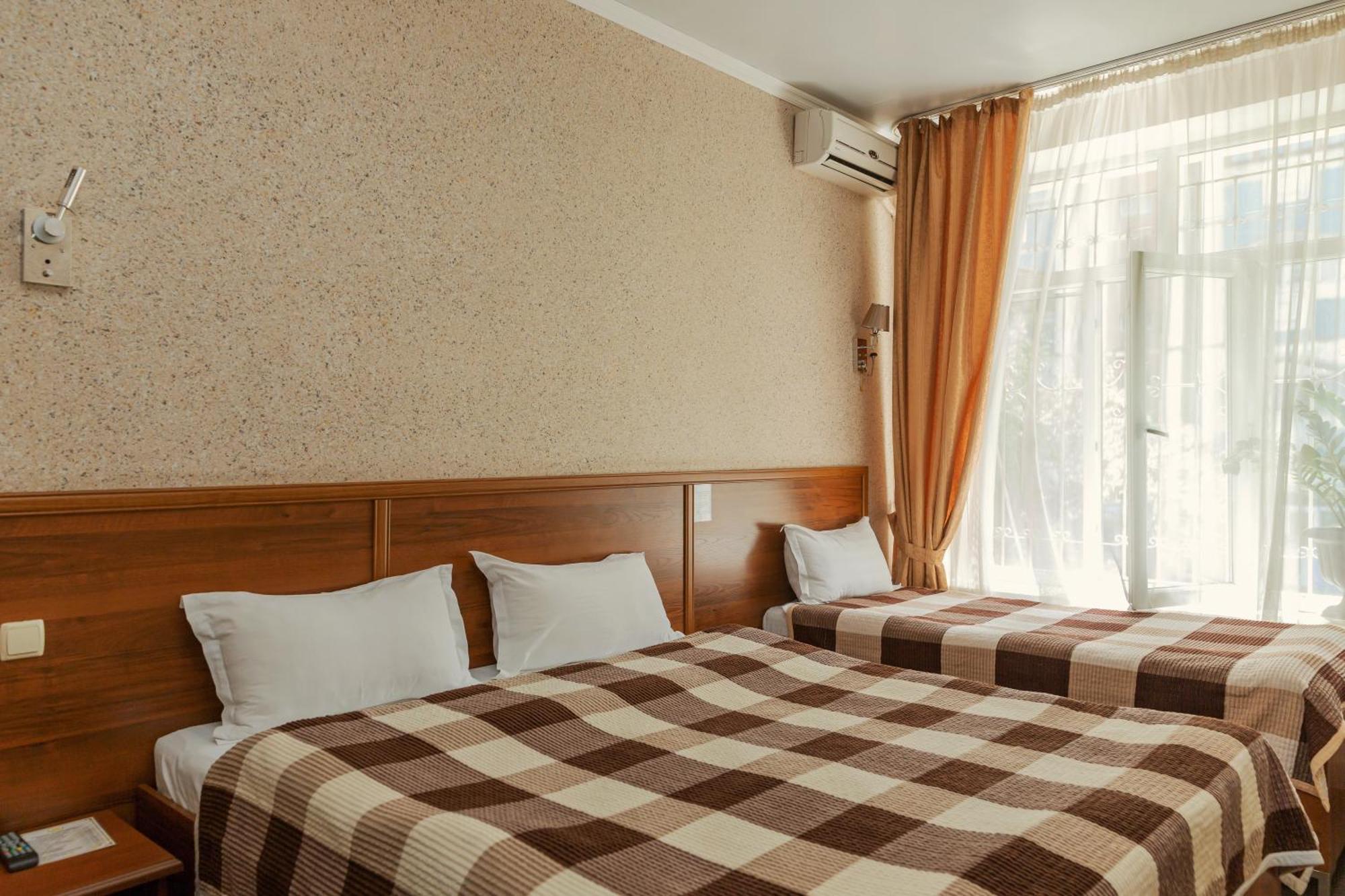 Ajour Hotel Alma-Ata Buitenkant foto